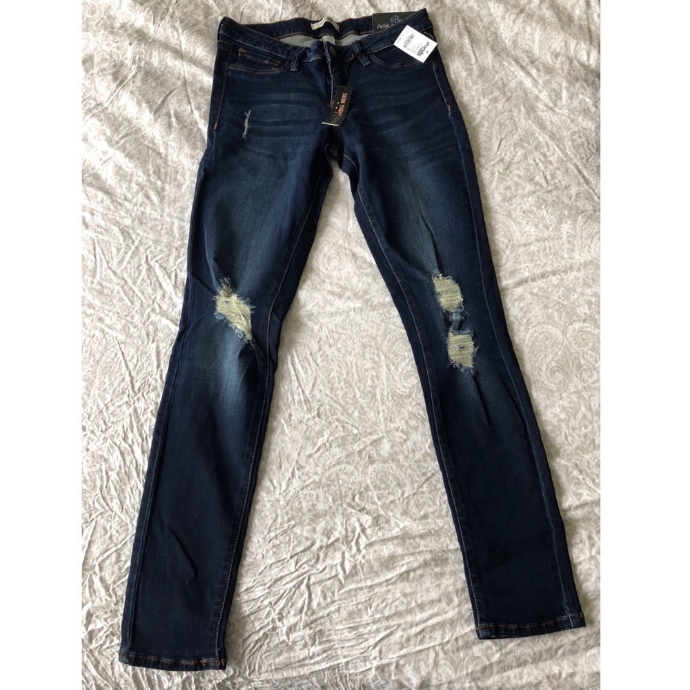 Refuge Dark Denim Jegging